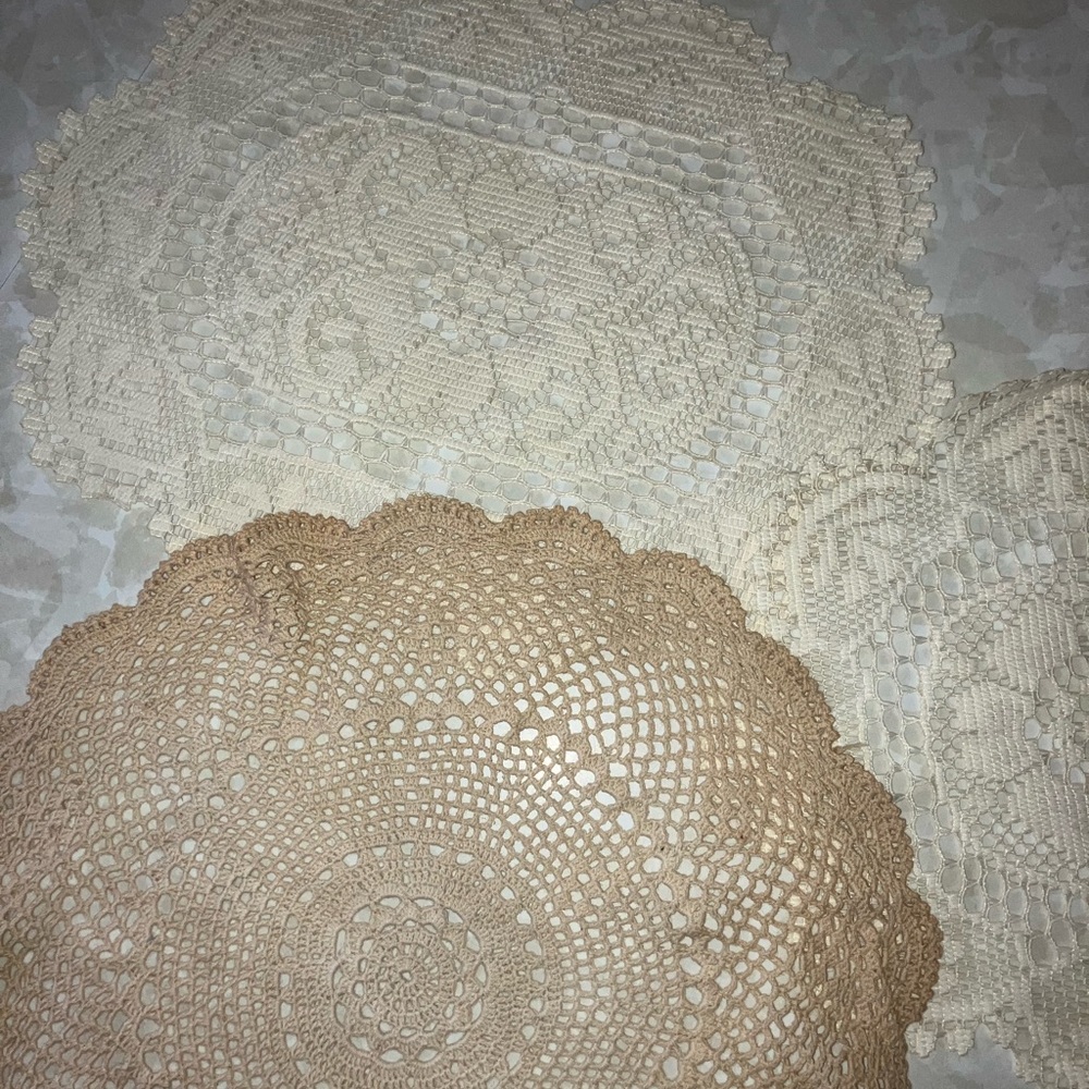 3- Doilies - Picture 4 of 5